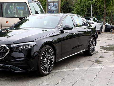2026�� �Ŀ� E 300 L �����˶���