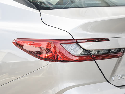 2026�� ˫�� 2.0HE ��Ӣ��