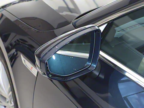 2025�� 45 TFSI quattro ������