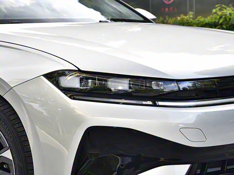 2026�� L 300TSI DSG ������