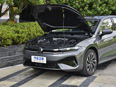 2026�� L 300TSI DSG ������