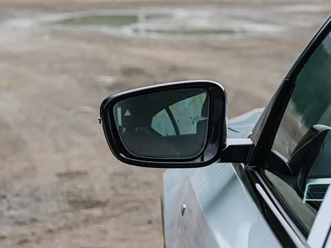 2026�� 330Li M�˶���ҹ��װ