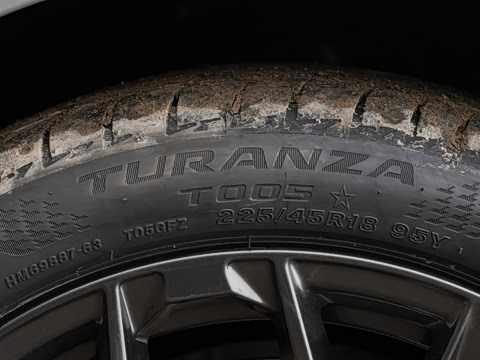 2026�� 330Li M�˶���ҹ��װ