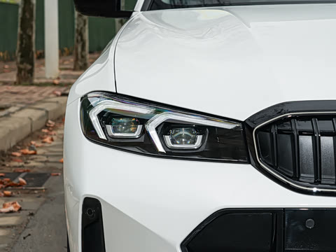 2026�� 330Li M�˶���ҹ��װ