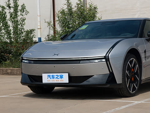 2025�� 820 Max