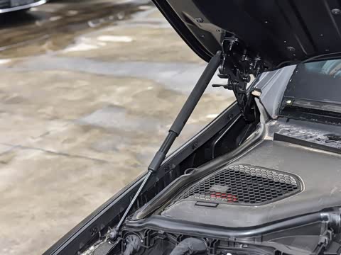 2026�� E 300 L ������