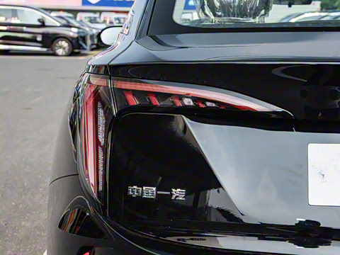 2025�� 610km PLUS