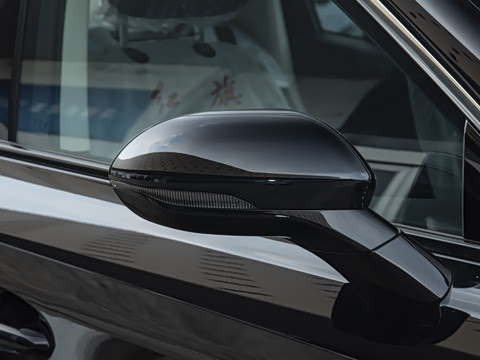 2025�� 610km PLUS