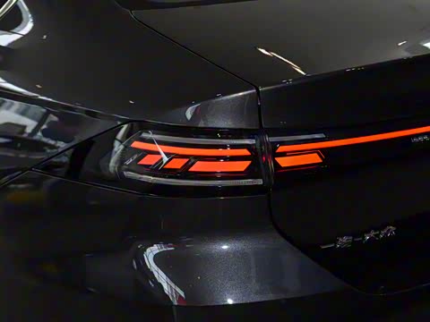 2026�� L 300TSI DSG ��Ӣ��