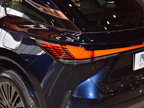 2026�� 350h ����������