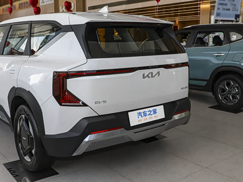 2025�� 720 Light