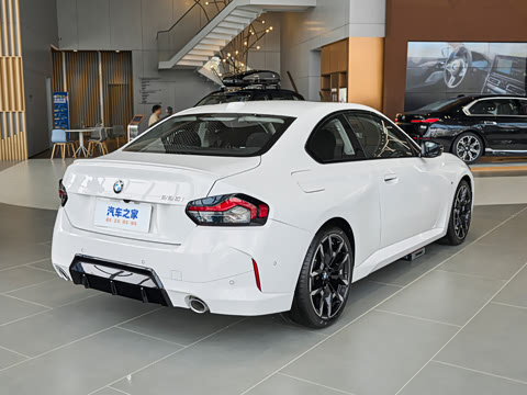2026�� 225i M�˶���ҹ��װ