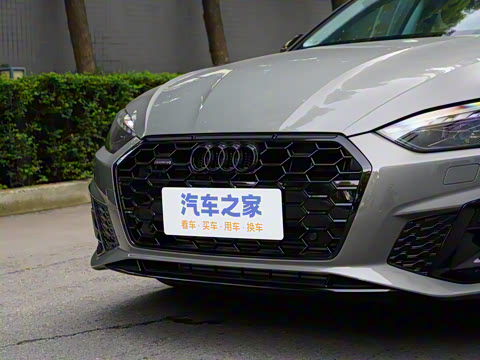 2025�� Sportback ��ذ� 40 TFSI quattro ����������