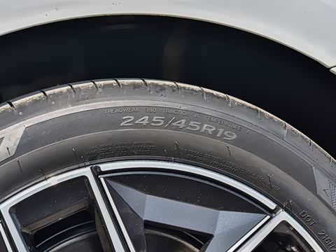 2026�� �Ŀ� eDrive 35L M�˶���װ