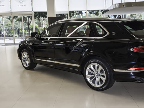 2026�� 4.0T V8 ������