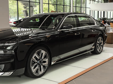 2026�� 740Li ������ ������װ