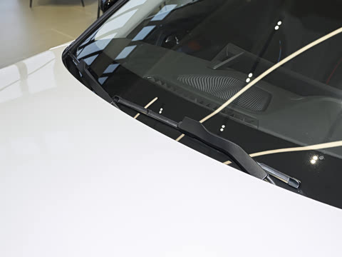 2026�� 225i M�˶���ҹ��װ