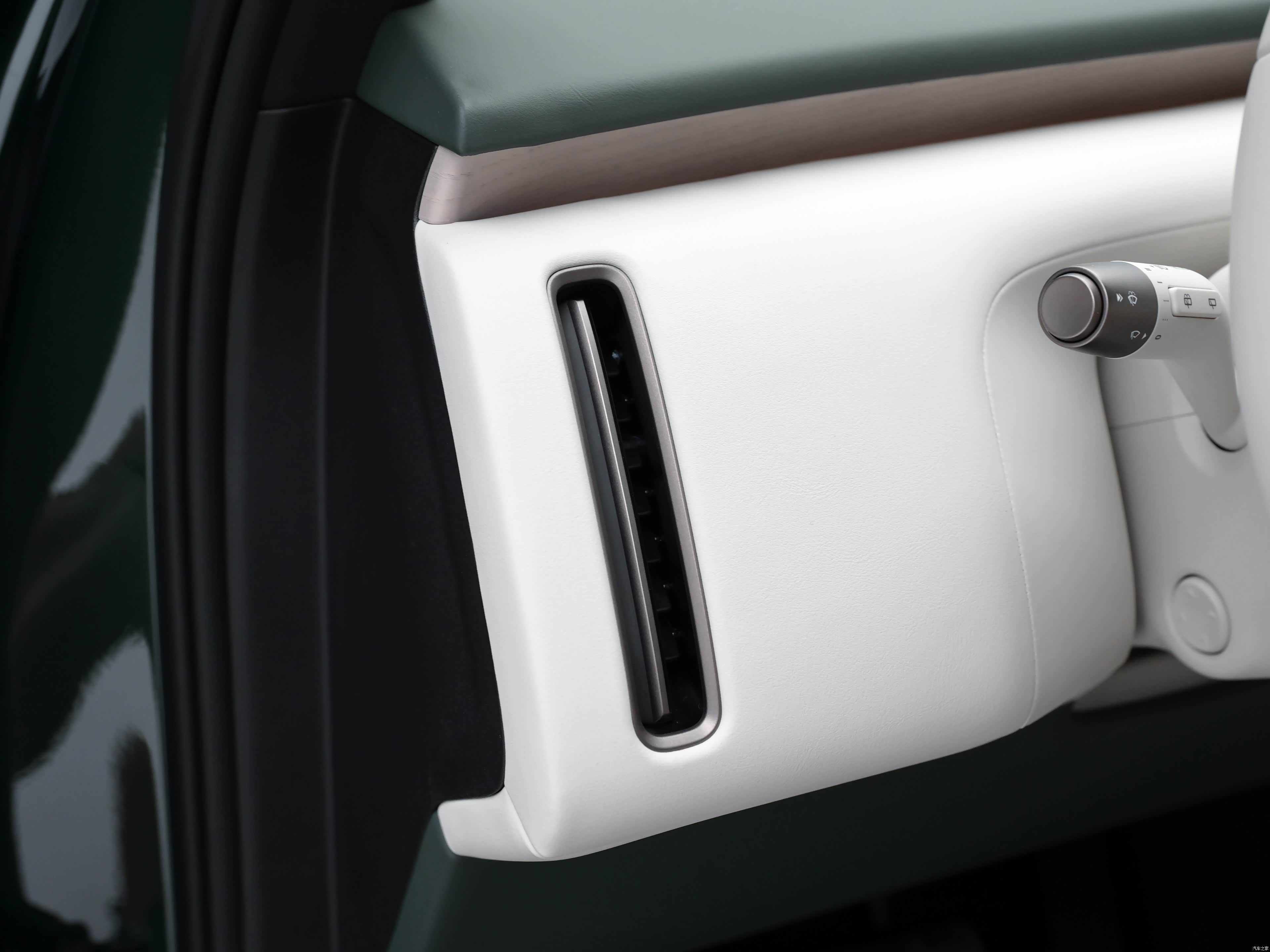 Li Auto L8, миниатюра 17