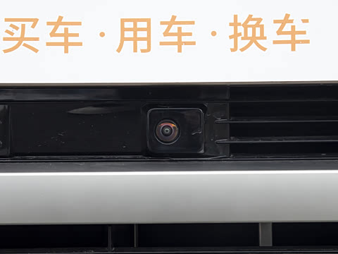 2026�� 3.0 L6 400PS SE�����