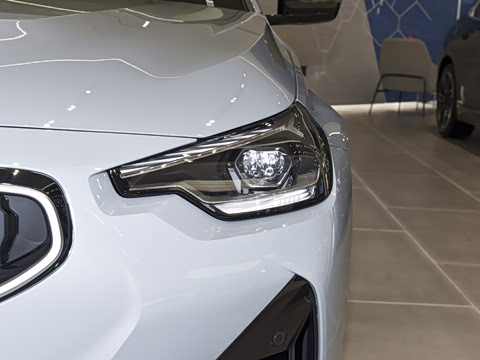 2026�� 225i M�˶���ҹ��װ