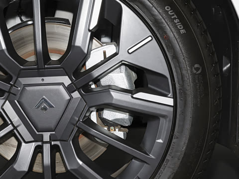 2025�� 825 Max��