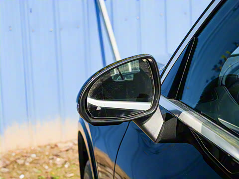 2026�� GLC 260 L 4MATIC ������