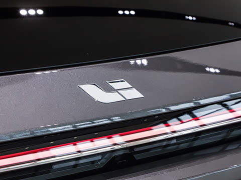 2025�� Ultra ���ܻ��°�