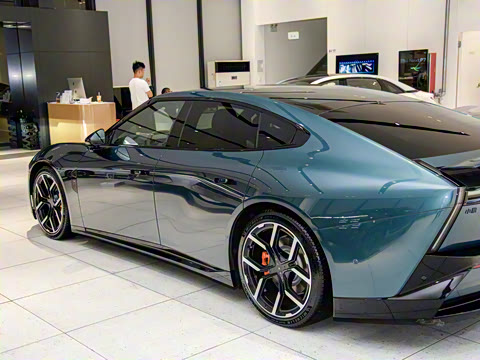 2025�� 702 ������ Ultra