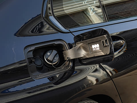 2026�� 330i M�˶���ҹ��װ