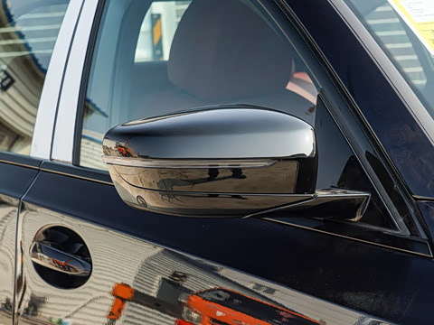 2026�� 330i M�˶���ҹ��װ