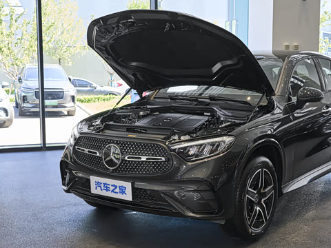 2026�� �Ŀ� GLC 260 4MATIC ����SUV