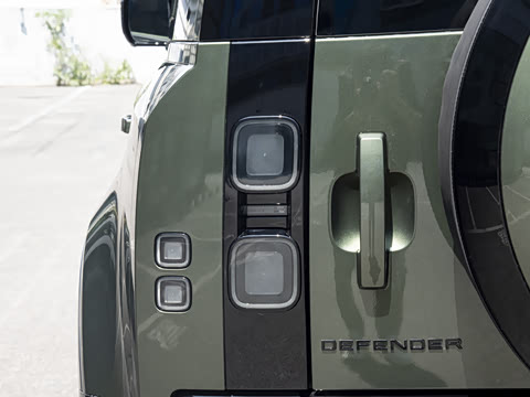 2026�� 110 3.0T X-Dynamic HSE