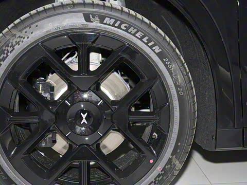 2026�� ���� 702 Max �콢��