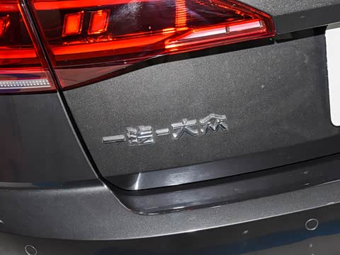 2025�� �Ŀ� 300TSI DSG���а�