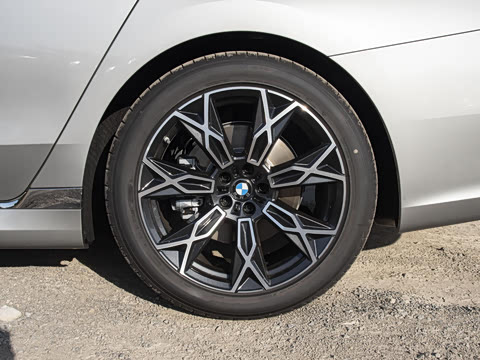 2026�� 735Li ������װ