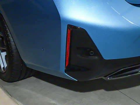 2025�� 330Li M�˶���ҹ��װ