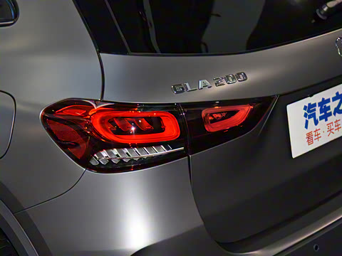 2020�� GLA 200 4MATIC