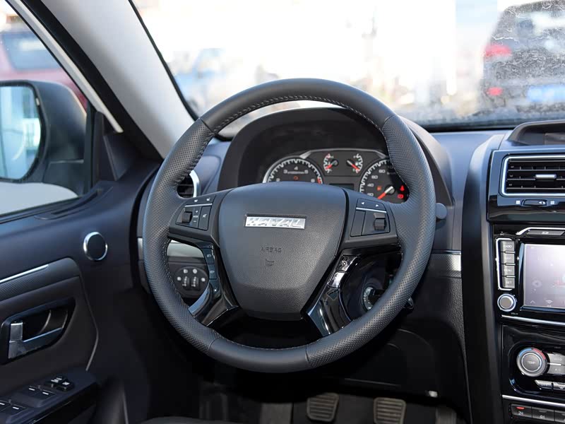 0t 手动四驱尊贵型 黑色/棕色 中控方向盘 已经是最后一张,您还可以