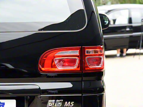 2022�� �ܶ��� M5L 2.0L ������ 9��