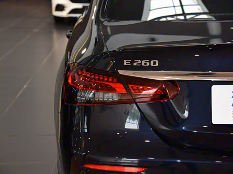 2021�� �Ŀ� E 260 ʱ�����˶���