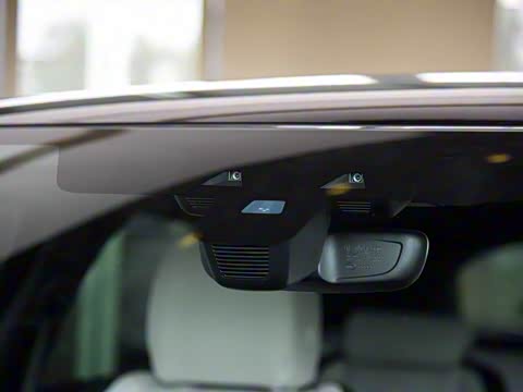 2017�� P380 R-DYNAMIC SE