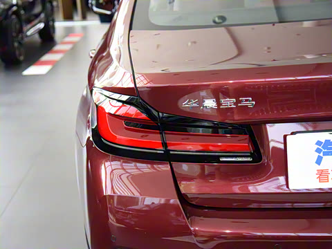 2021�� �Ŀ� 525Li M�˶���װ