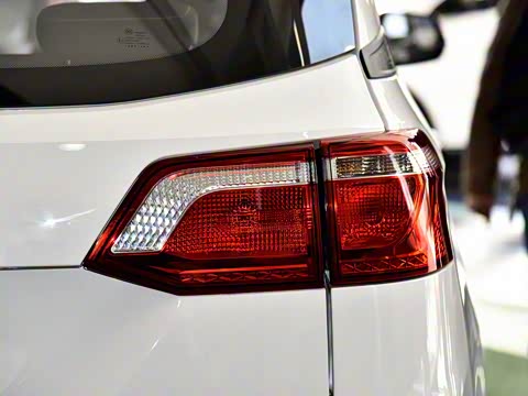 2018�� 1.5L �ֶ���׼�� ��V