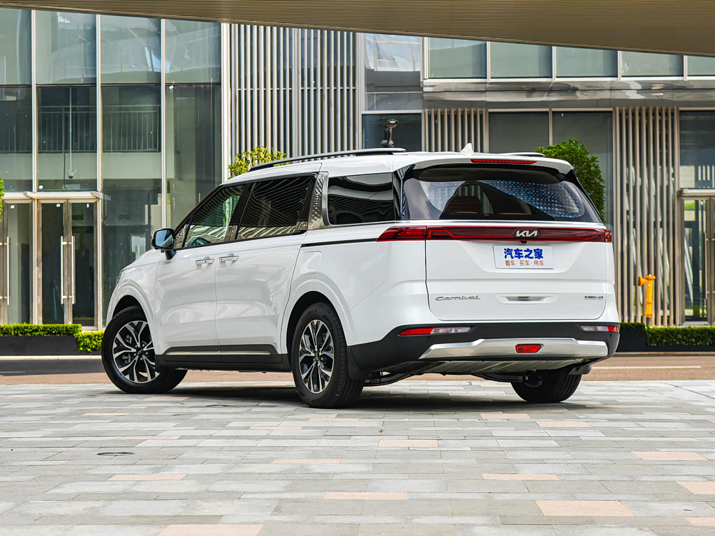 Kia Carnival IV, Минивэн: фото поколения