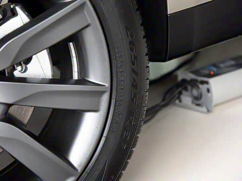 2017�� P380 R-DYNAMIC SE