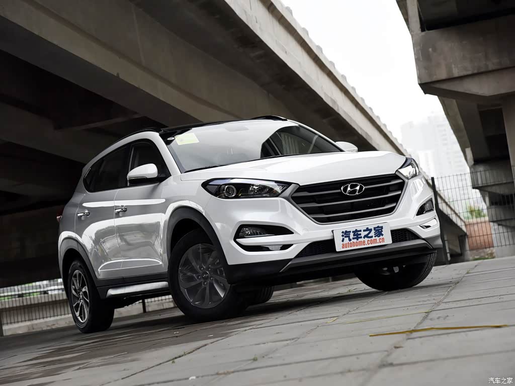 汽车图片 现代 途胜 2015款 2.0l 自动两驱智能型