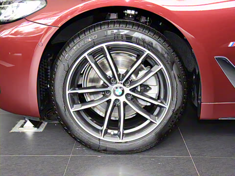 2021�� �Ŀ� 525Li M�˶���װ