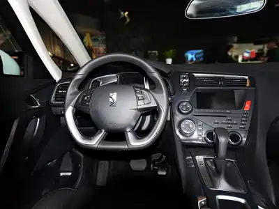 DS 5 2015款 1.6T 豪华版THP160 DS 2/32张图片大全_汽车内饰图库-汽车之家