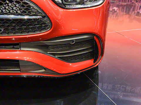 2022�� C 260 L �ҹ�˶���