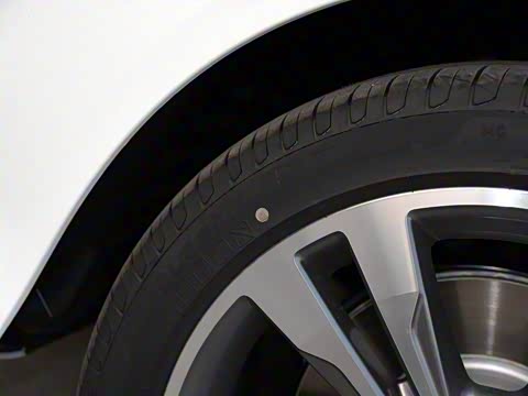 2015�� �Ŀ� E 260 L �˶�ʱ����